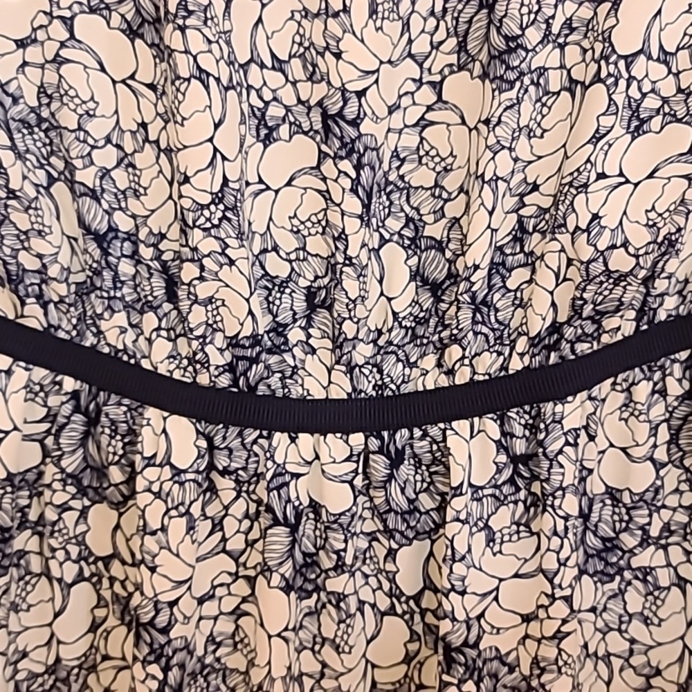 Loft Dress - Picture 5 of 5